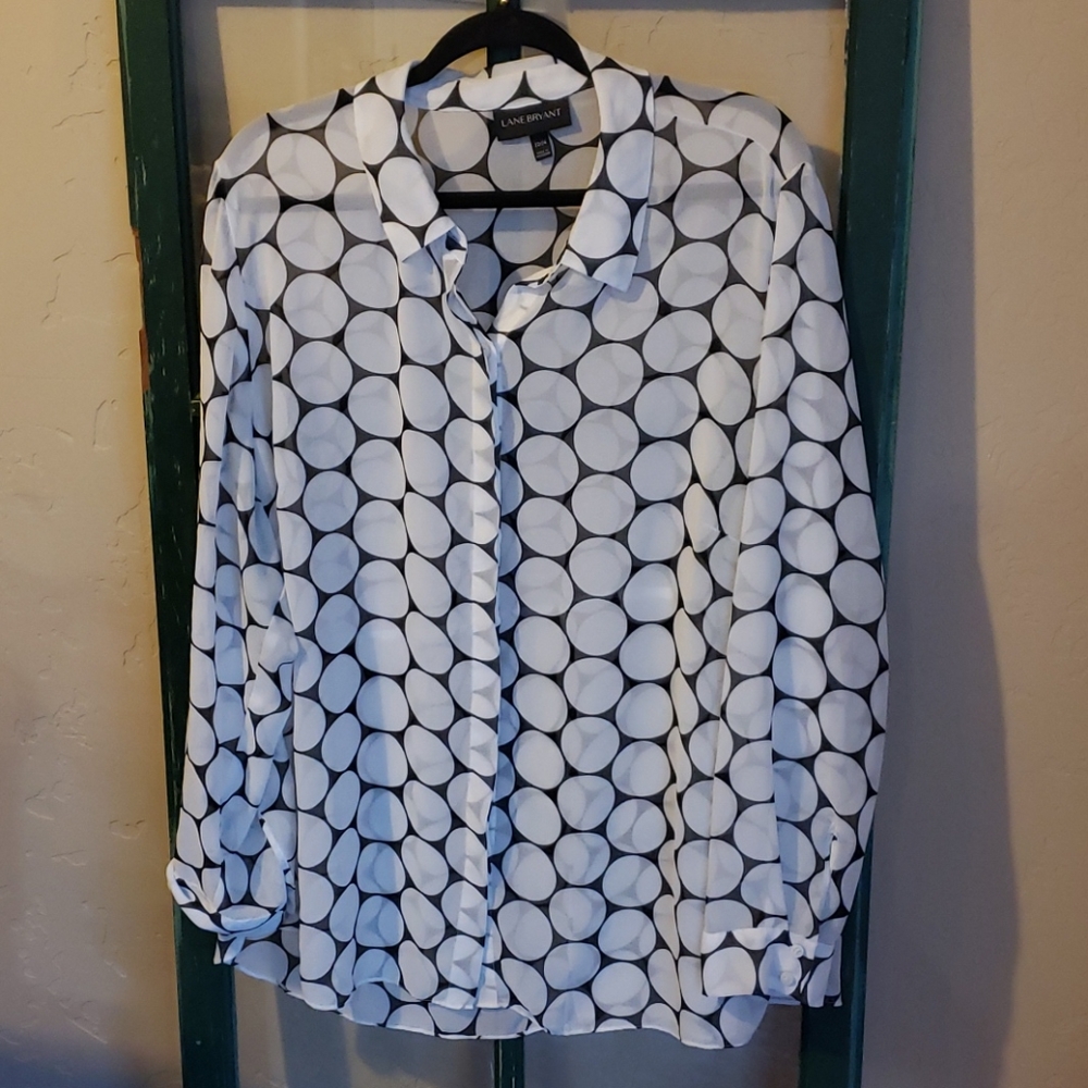 Lane Bryant 22/24 sheer button up flowy fun blouse